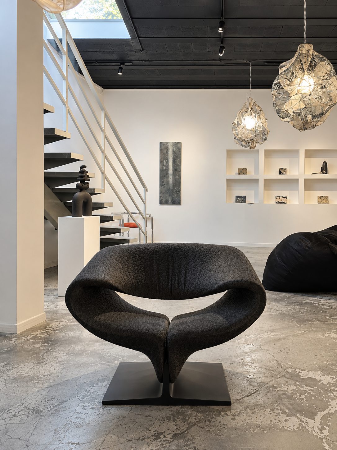 Paulin's Ribbon Chair, Galerie Boketto