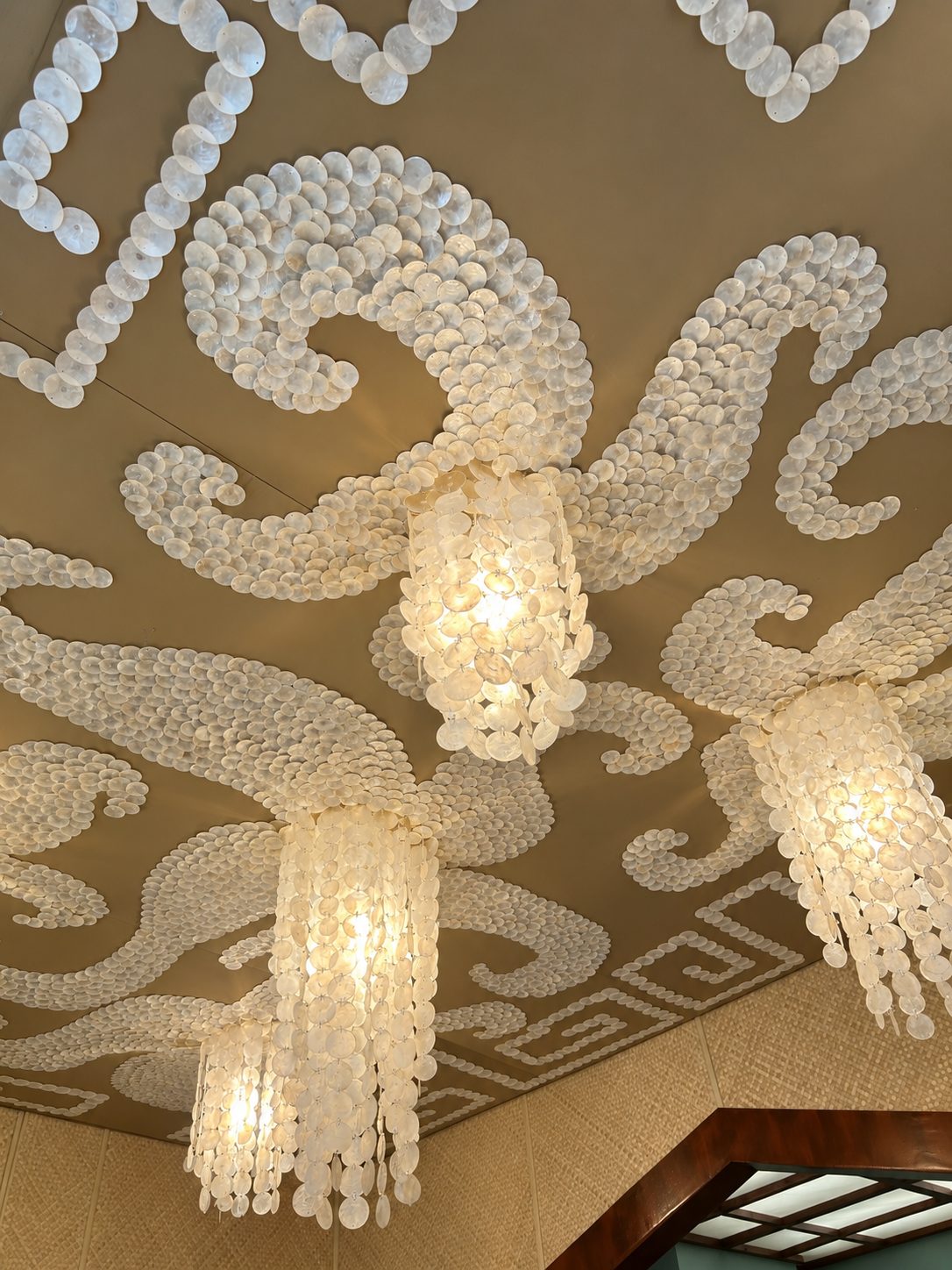 Mother-of-pearl ceiling, Galerie Oasis